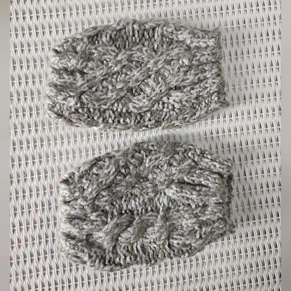 Cozy Gray Knit Wrist Wraps